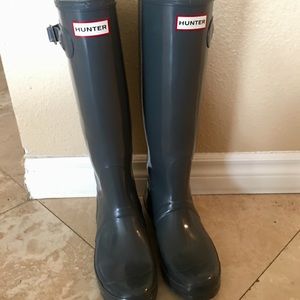 Gray hunter boots